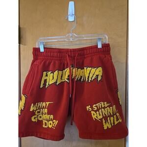 WWE Shoe Palace Hulk Hogan Hulkamania Shorts Mens Medium Red Graphic Fleece